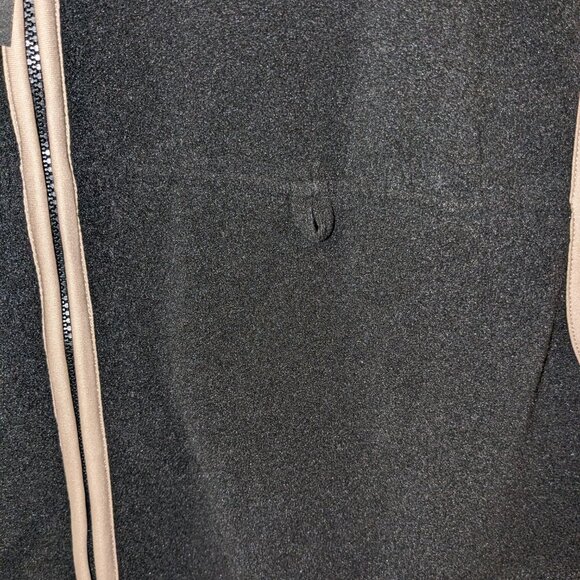 Roundy Ridge Clothing Men’s Large Fleece Zipper Vest Black With Tan Trim - Picture 3 of 7